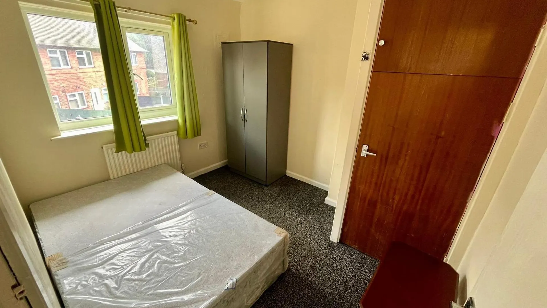 Casa de Férias Three Bed Room House Near Cricket Stadium Nottingham